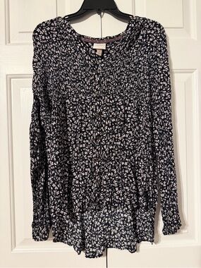 Knox Rose Navy and White Floral Button-Front Long Sleeve Top